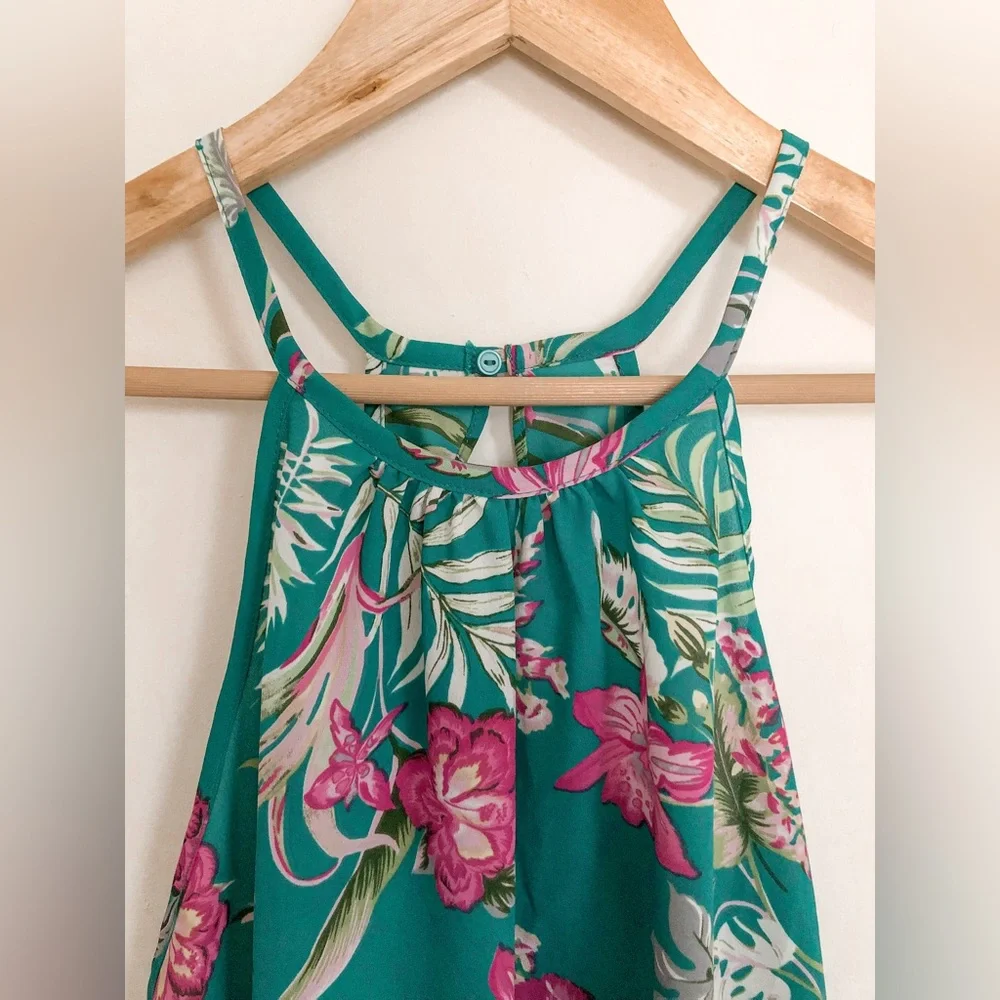 Francesca’s High Neck Tank Top - Picture 5 of 11